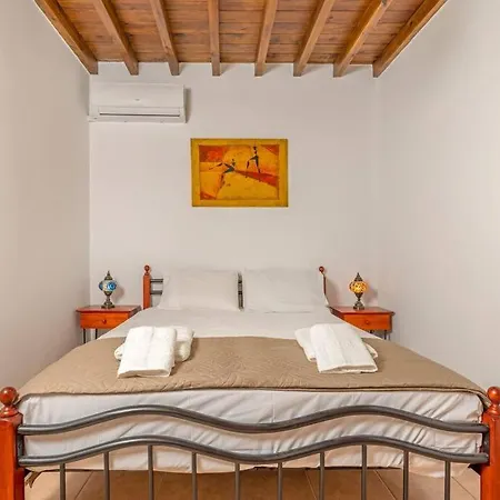 아파트 Margaritis Luxury Medieval House *