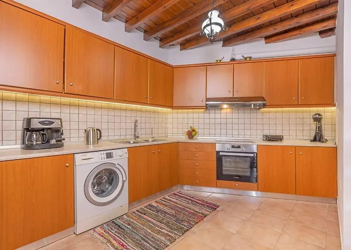 Margaritis Luxury Medieval House Appartamento *